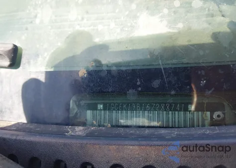 2006 Chevrolet Silverado K1500 из США, поврежденный, VIN 1GCEK19B16Z288741